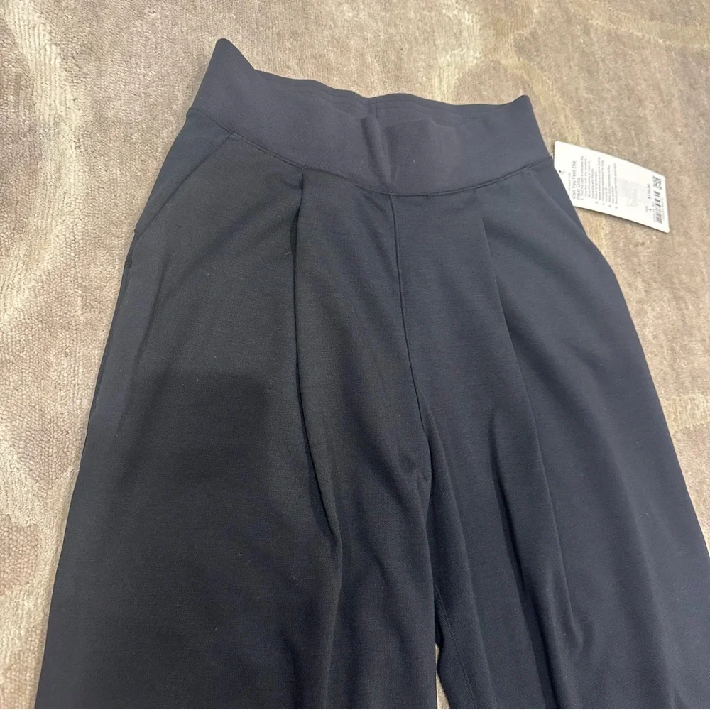 NWT Lululemon Can You Feel the Pleat Cropped Pants - Picture 4 of 7